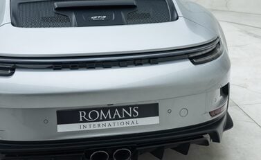 Porsche 911 GT3 TOURING (992) 34