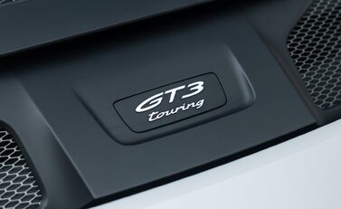 Porsche 911 GT3 TOURING (992) 38