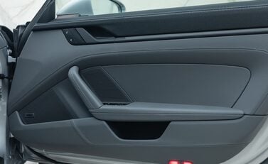 Porsche 911 GT3 TOURING (992) 30