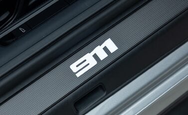 Porsche 911 GT3 TOURING (992) 29