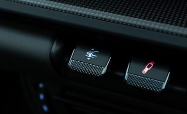 Porsche 911 GT3 TOURING (992) 23