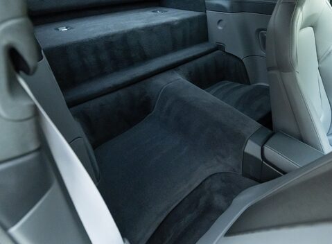 Porsche 911 GT3 TOURING (992) 17