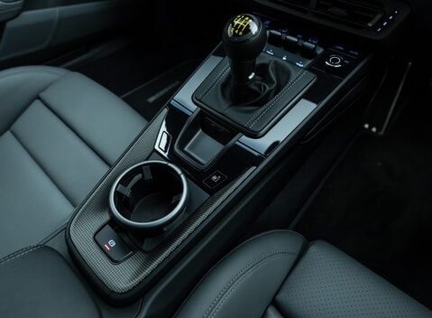 Porsche 911 GT3 TOURING (992) 26