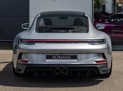 Porsche 911 GT3 TOURING (992) 3