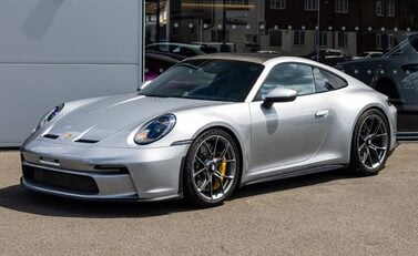 Porsche 911 GT3 TOURING (992) 2