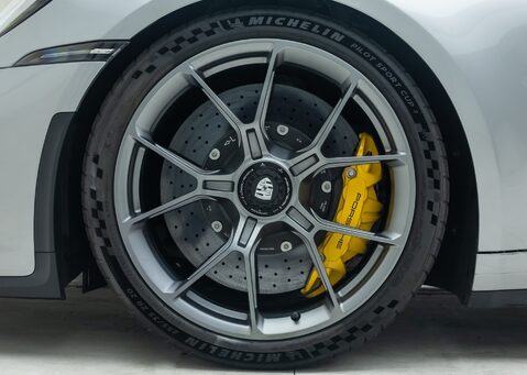 Porsche 911 GT3 TOURING (992)