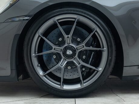 Porsche 911 GT3 TOURING (992)