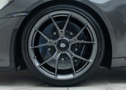 Porsche 911 GT3 TOURING (992)