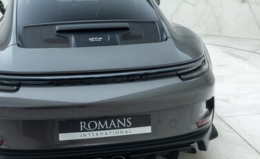 Porsche 911 GT3 TOURING (992) 31