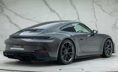 Porsche 911 GT3 TOURING (992) 6