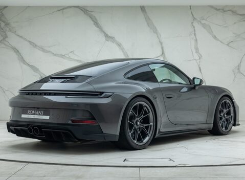 Porsche 911 GT3 TOURING (992) 6