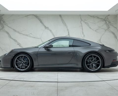 Porsche 911 GT3 TOURING (992)