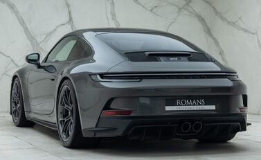 Porsche 911 GT3 TOURING (992) 10