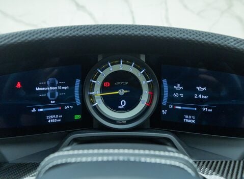 Porsche 911 GT3 TOURING (992) 18