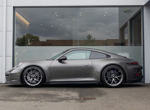 Porsche 911 GT3 TOURING (992) 3