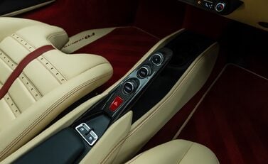 Ferrari F8 Tributo 24