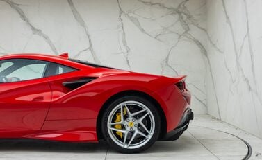 Ferrari F8 Tributo 37