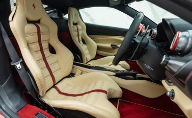 Ferrari F8 Tributo 14