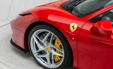 Ferrari F8 Tributo 32