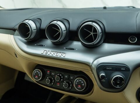 Ferrari F12 Berlinetta 20