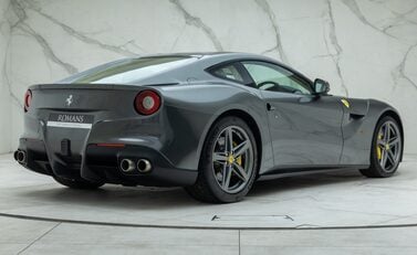 Ferrari F12 Berlinetta 7