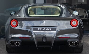 Ferrari F12 Berlinetta 5