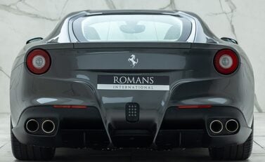 Ferrari F12 Berlinetta 9