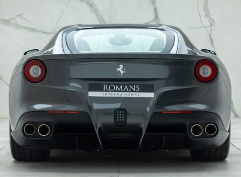 Ferrari F12 Berlinetta 9