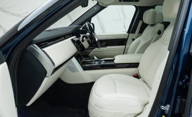 Land Rover Range Rover D350 AUTOBIOGRAPHY 23