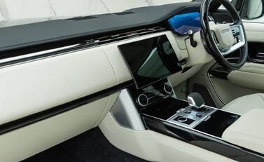 Land Rover Range Rover D350 AUTOBIOGRAPHY 24