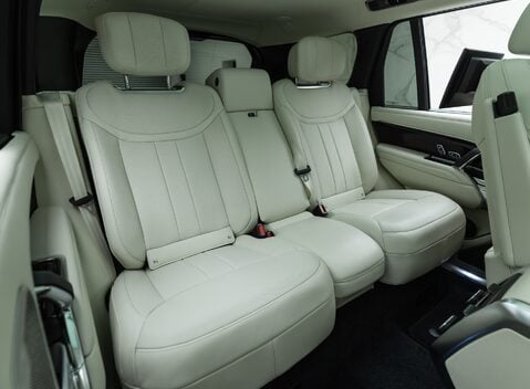 Land Rover Range Rover D350 AUTOBIOGRAPHY 17