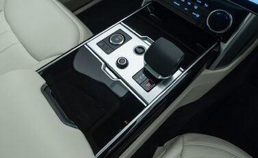 Land Rover Range Rover D350 AUTOBIOGRAPHY 28