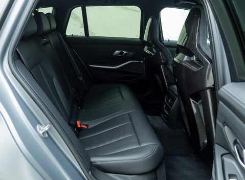 BMW M3 COMPETITION M XDRIVE TOURING 19