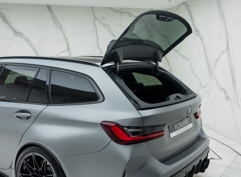BMW M3 COMPETITION M XDRIVE TOURING 42