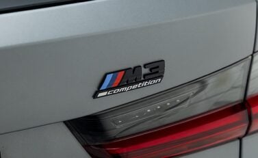 BMW M3 COMPETITION M XDRIVE TOURING 43