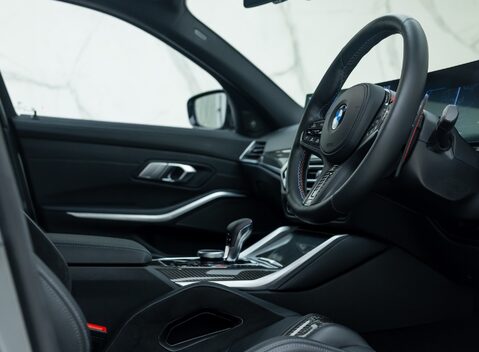 BMW M3 COMPETITION M XDRIVE TOURING 13