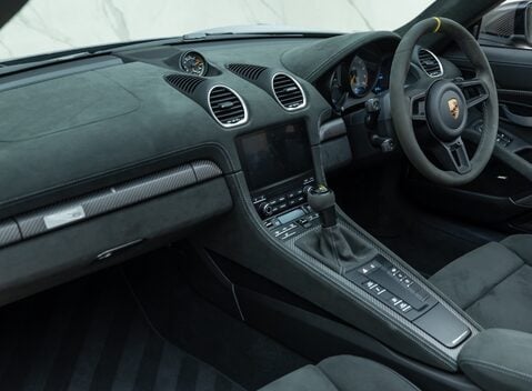 Porsche 718 SPYDER RS 20