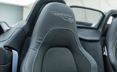 Porsche 718 SPYDER RS 18