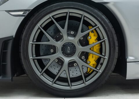 Porsche 718 SPYDER RS 