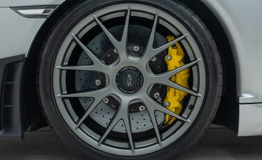 Porsche 718 SPYDER RS 29