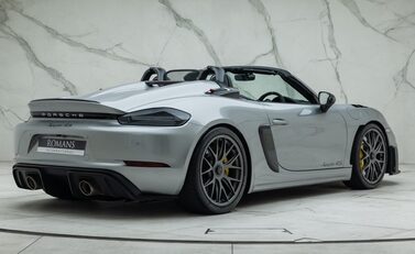 Porsche 718 SPYDER RS 9