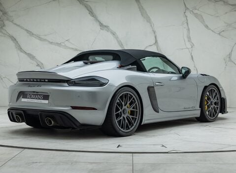 Porsche 718 SPYDER RS 8