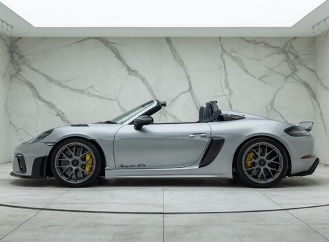 Porsche 718 SPYDER RS 6