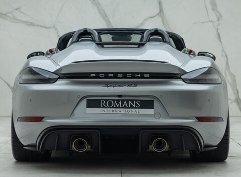 Porsche 718 SPYDER RS 11