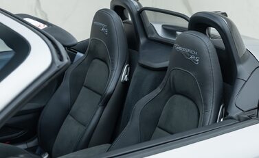 Porsche 718 SPYDER RS 36