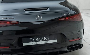 Mercedes-Benz SL Class SL63 AMG PERFORMANCE 32