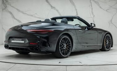 Mercedes-Benz SL Class SL63 AMG PERFORMANCE 9