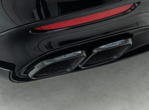 Mercedes-Benz SL Class SL63 AMG PERFORMANCE 37