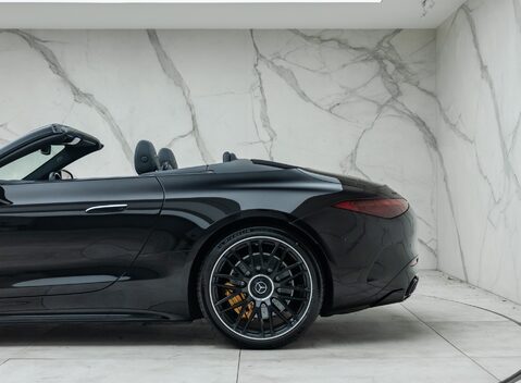 Mercedes-Benz SL Class SL63 AMG PERFORMANCE 39