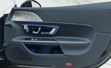 Mercedes-Benz SL Class SL63 AMG PERFORMANCE 27